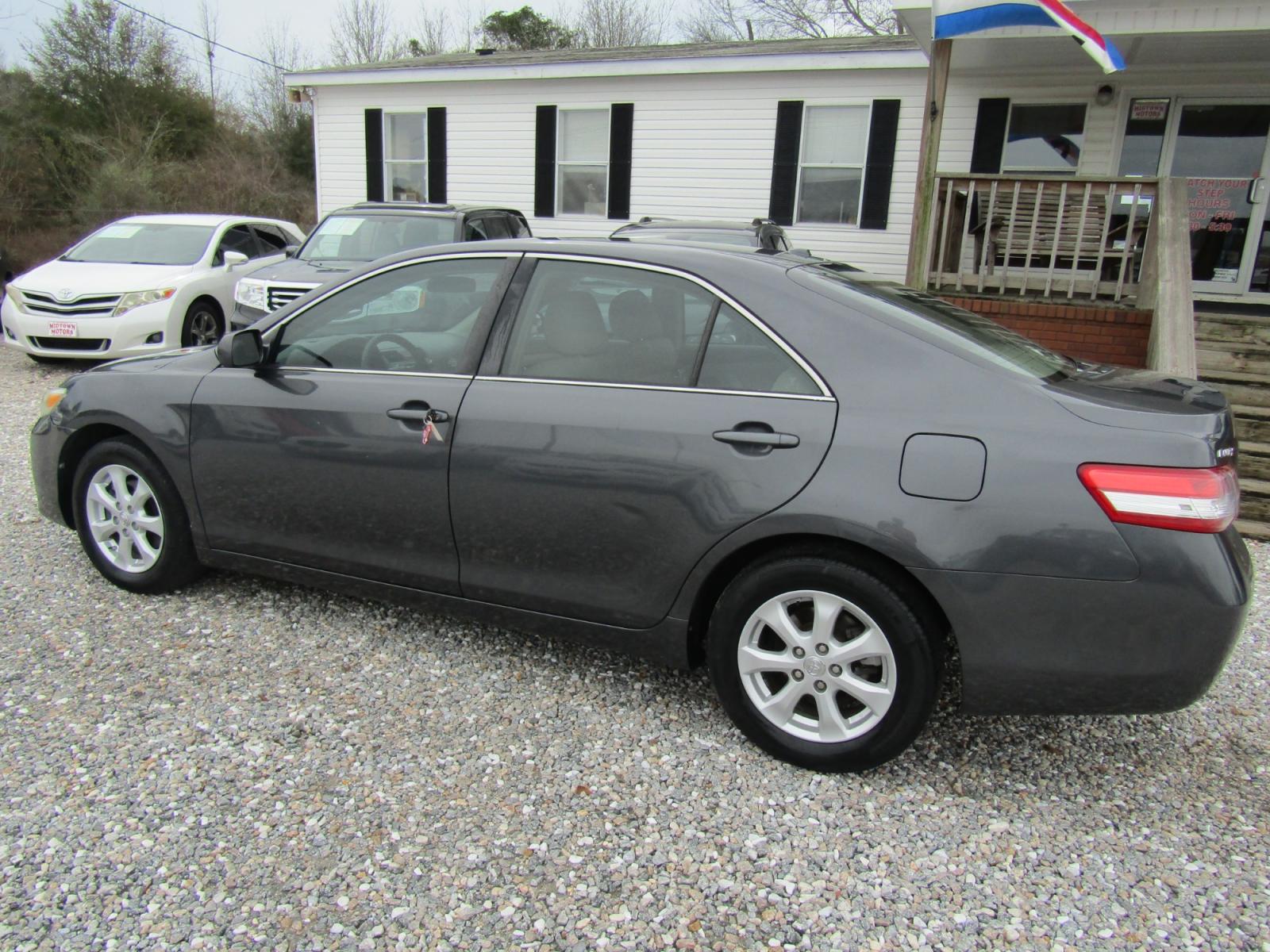 2011 Gray Toyota Camry LE (4T1BF3EK7BU) , Automatic transmission, located at 15016 S Hwy 231, Midland City, AL, 36350, (334) 983-3001, 31.306210, -85.495277 - Photo #5